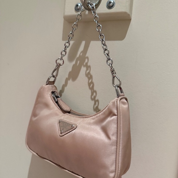 Authentic Prada micro Re-Edition 2005 Re-Nylon and Saffiano leather bag - Picture 6 of 14